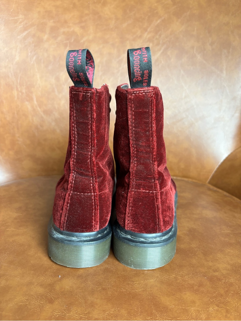 Dr Martens Page Cherry Red Velvet 8 Eye Lace Up Combat Boots US 7 EU 38 - Picture 5 of 9